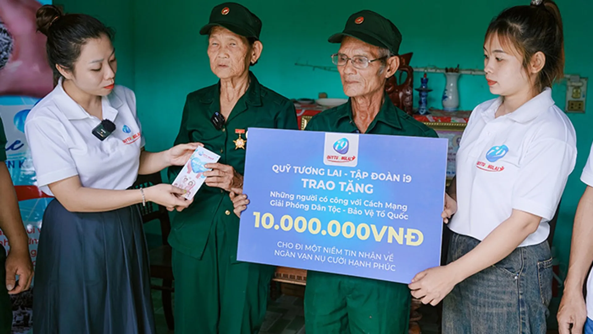 Hình ảnh đội ngũ nohu28 làm việc với tầm nhìn và sứ mệnh